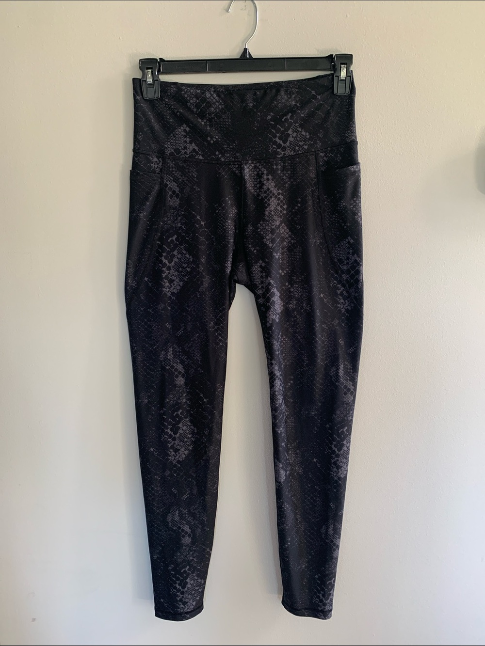 Old Navy Black Snake-Print High-Waist Leggings